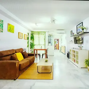 https://apartamento-malagueta-campos-eliseos-malaga.1costadelsol.com